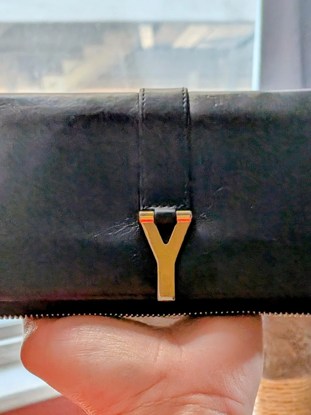 Yves Saint Laurent Black Leather Wallet with Gold Y Logo - Picture 1 of 13